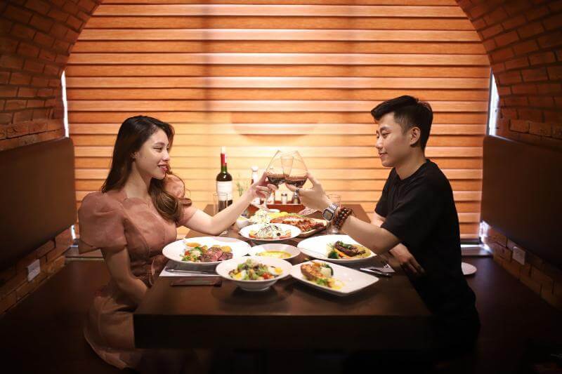 Lý Do Vợ Chồng Nên Tặng Trang Sức Cho Nhau Nhân Dịp Valentine