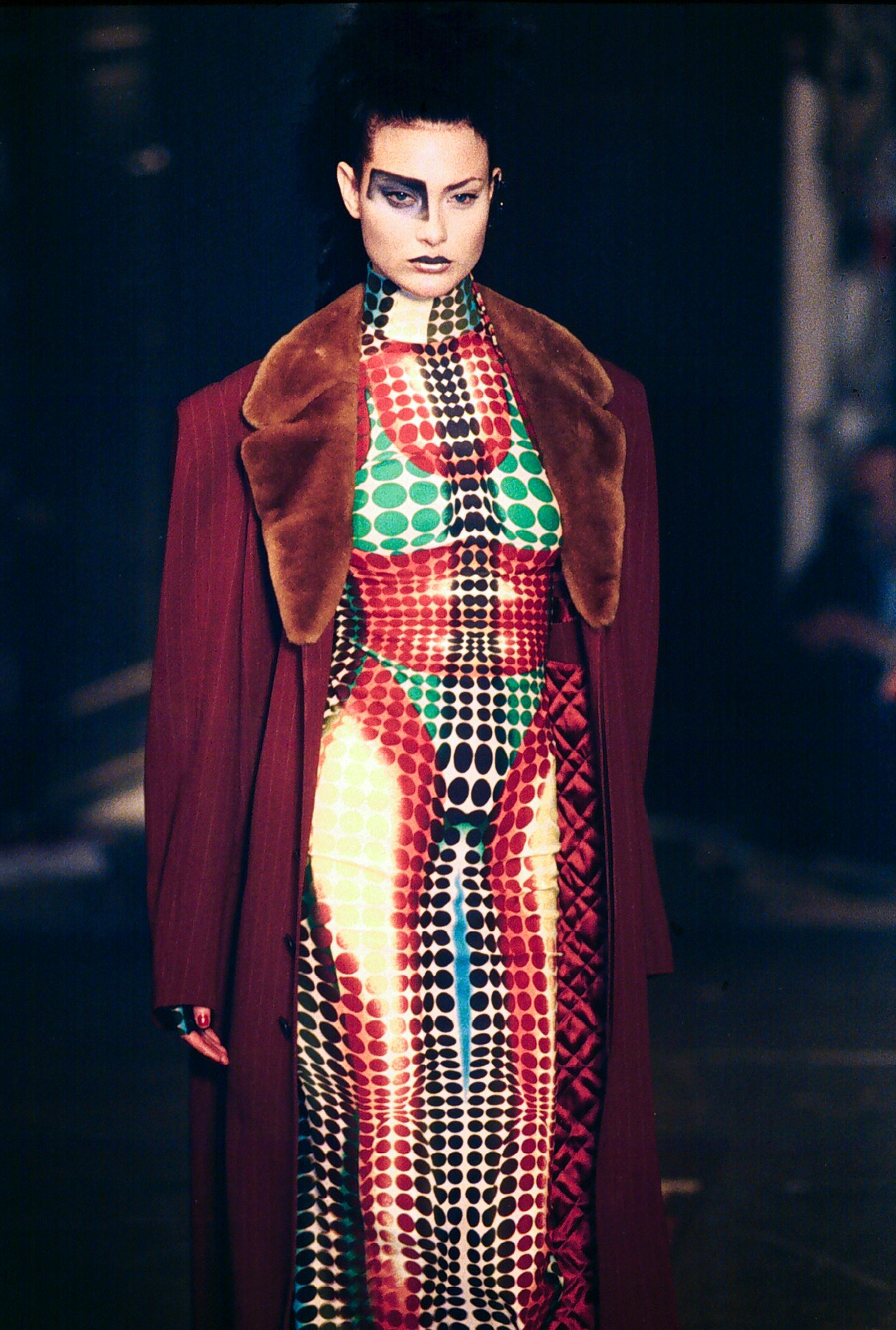 Jean Paul Gaultier's '90s họa tiết Cyber Dot Is The Print Of Party Season