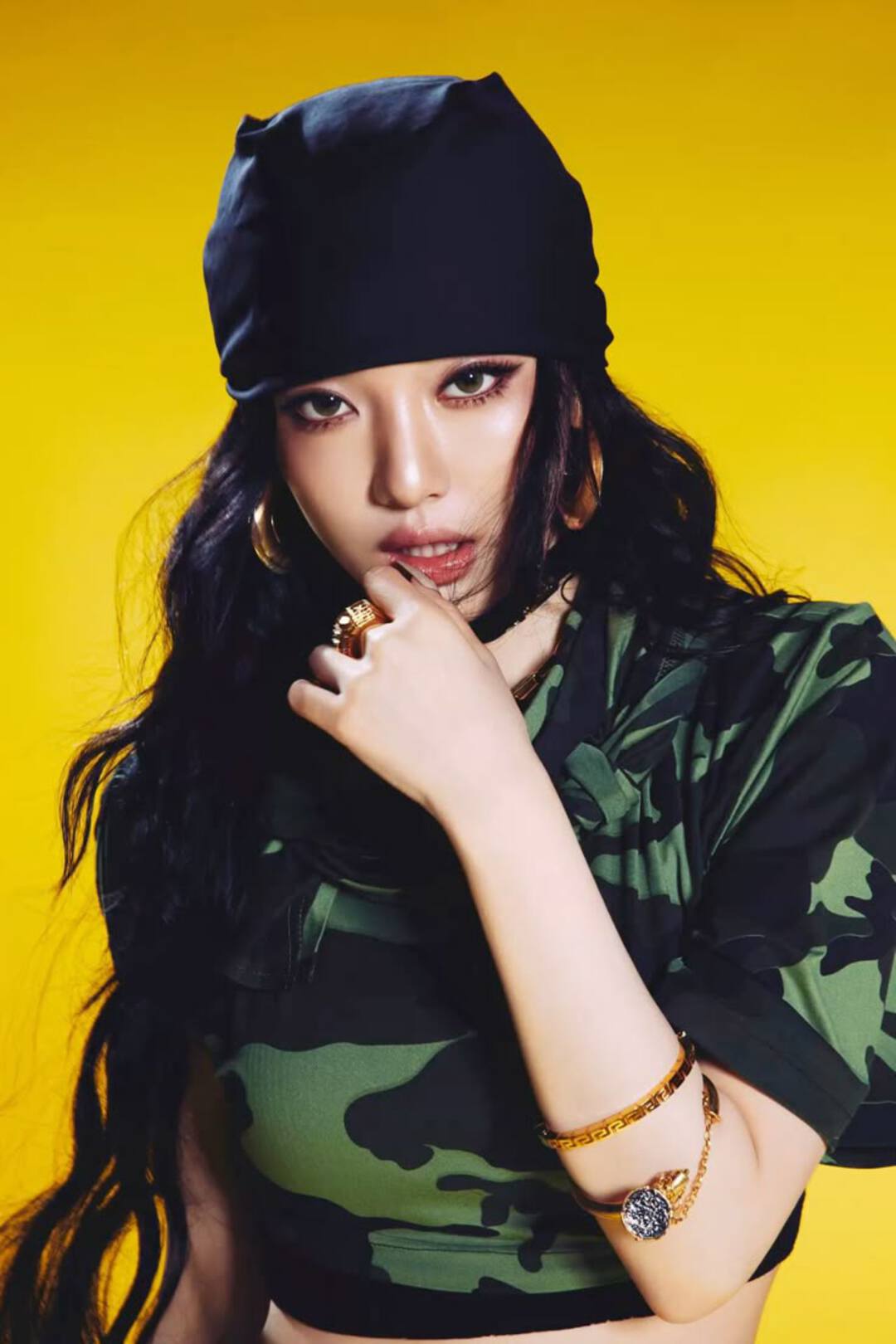 Ningning aespa mặc họa tiết camo