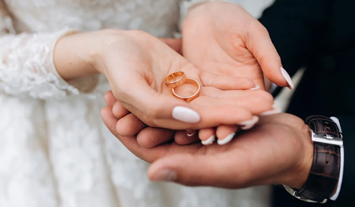 Phân biệt nhẫn cưới vàng 14K, 18K, 24K: Nên mua nhẫn cưới vàng gì để bền đẹp và xứng tầm?