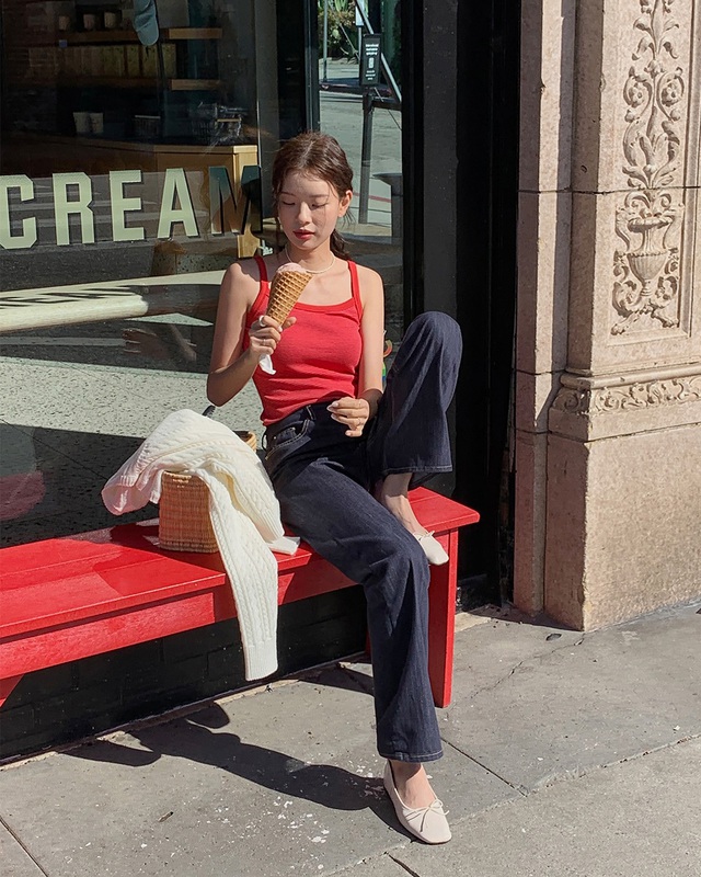 Biết được 4 mẫu quần dài hoàn hảo để phối cùng áo màu sắc, chị em sẽ mặc đẹp xuất sắc hơn hẳn - 1