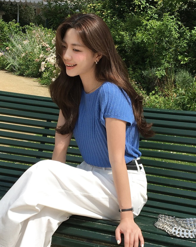 Biết được 4 mẫu quần dài hoàn hảo để phối cùng áo màu sắc, chị em sẽ mặc đẹp xuất sắc hơn hẳn - 7