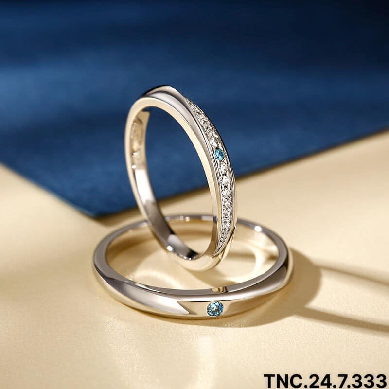 mau-nhan-cap-vang-trang-don-gian-nhung-tinh-te