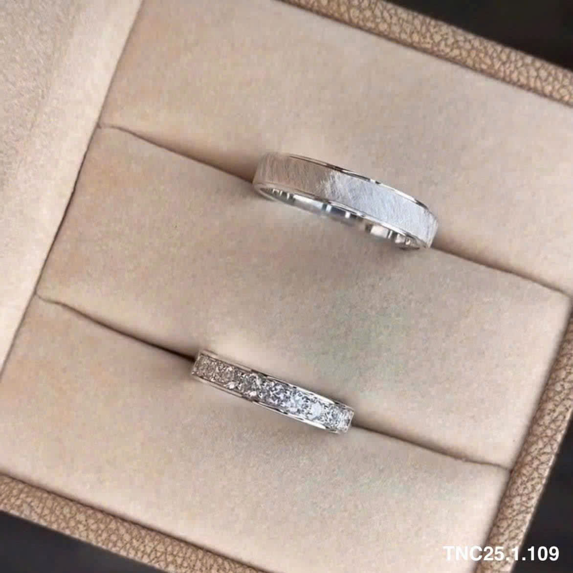 nhẫn-cưới-bạch-kim-sang-trọng