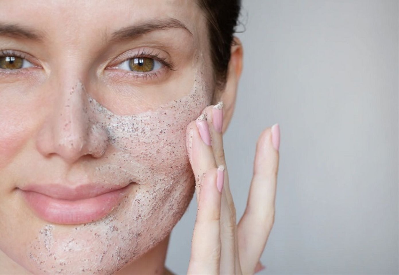 Tẩy da chết có tác dụng gì? Cách chọn tẩy tế bào chết da mặt