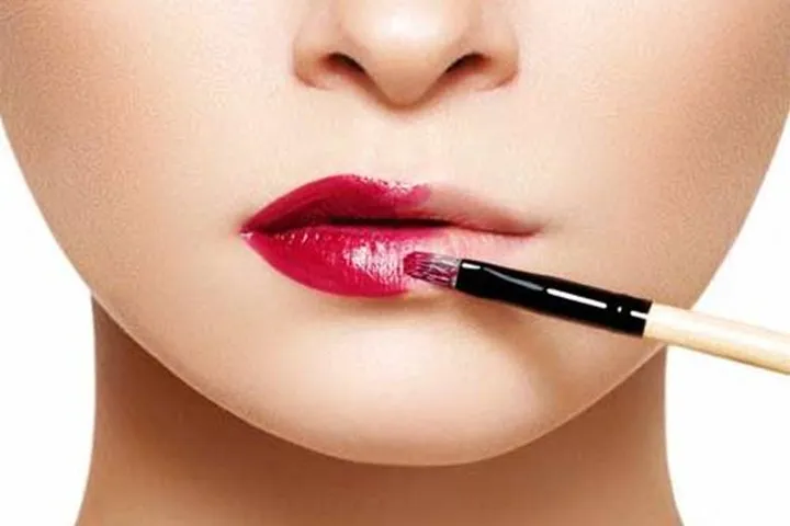 Lỗi trang điểm môi khiến bạn trông già hơn