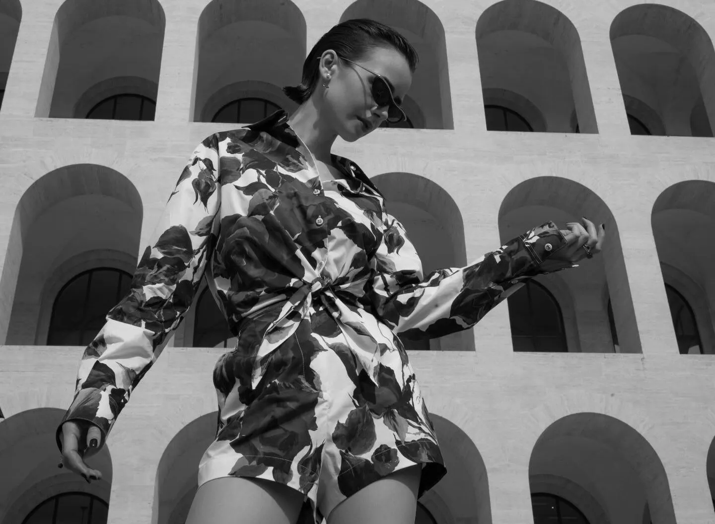 elle-emily-in-paris-mua-5-thoi-trang-emily-cooper (11)