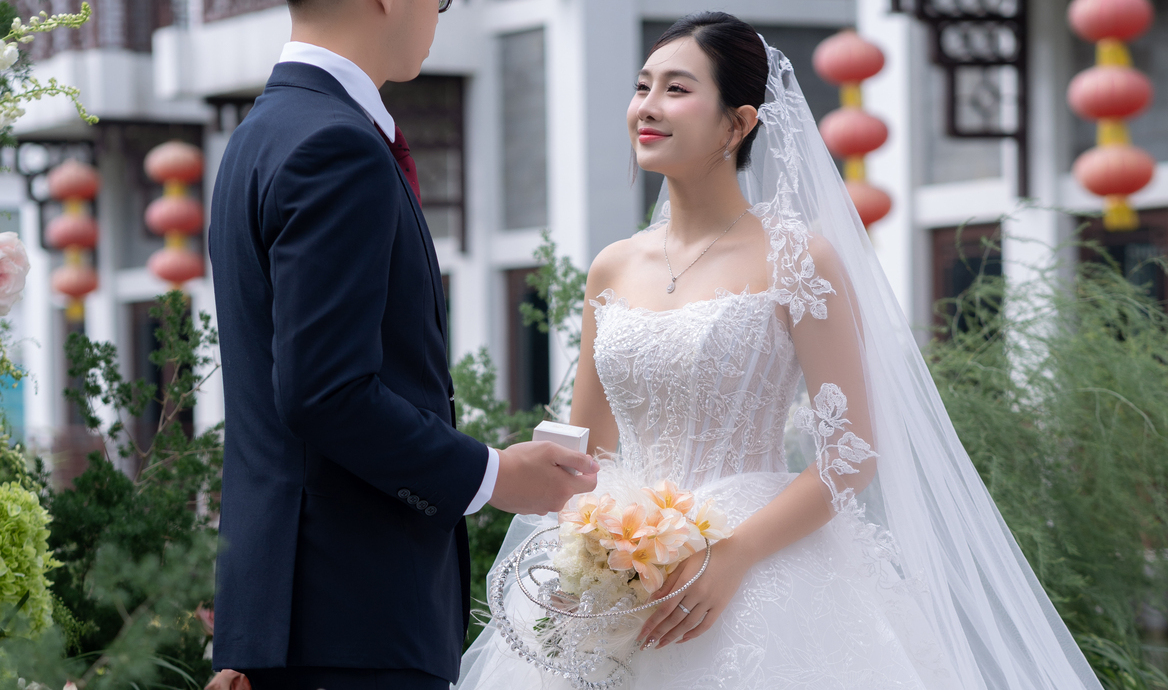 5 Kinh Nghiệm Qu&yacute; Gi&aacute; Khi Đi Mua Nhẫn Cưới