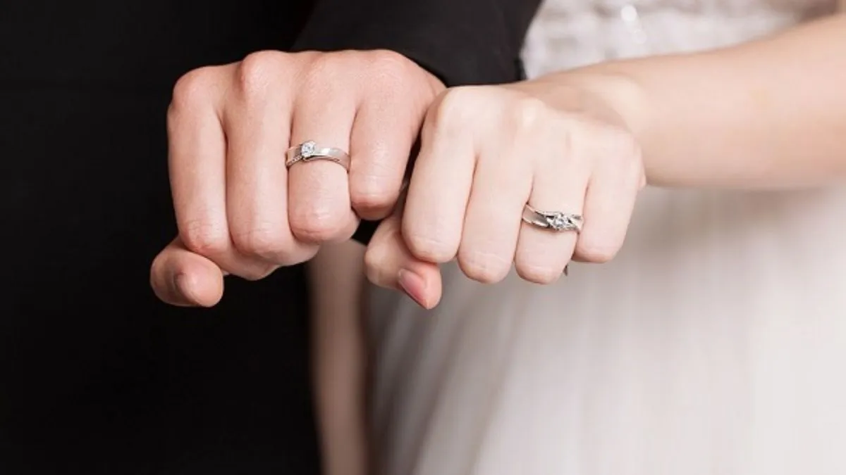 Giới Trẻ Đổ Xô Mua Nhẫn Cầu Hôn Và Cầu Hôn Trước Tết Để Ra Tết Cưới: Xu Hướng Hay Chiến Thuật Thông Minh?