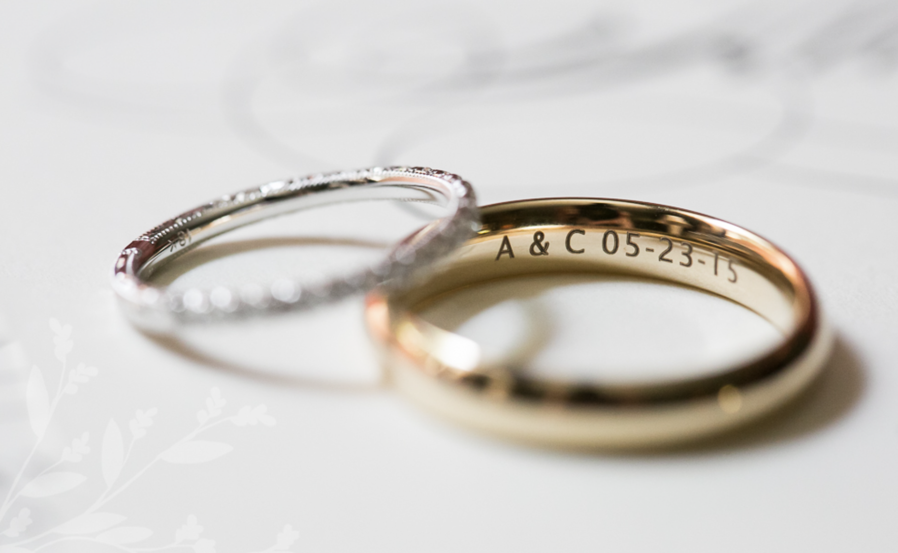 5 Ý tưởng khắc nhẫn cưới "Độc Đáo - Giá Rẻ" cho cô dâu, chú rể