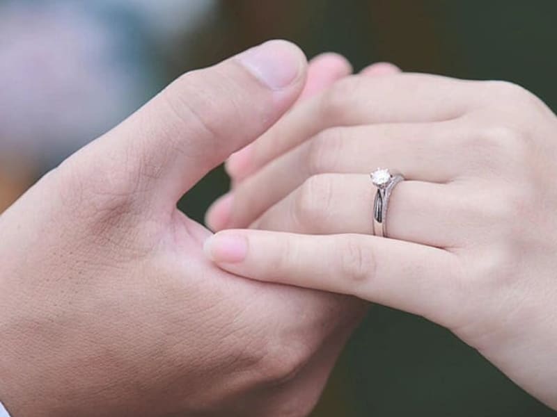 Nhẫn cầu hôn có ý nghĩa đặc biệt như thế nào