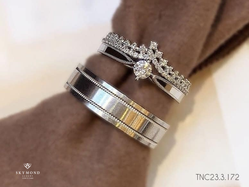 SO SÁNH NHẪN CƯỚI BẠCH KIM VÀ VÀNG TRẮNG